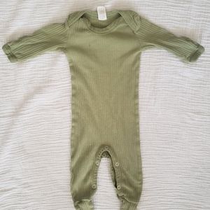 Kate Quinn ribbed footie